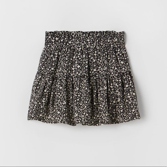 Zara Other - • Zara • Floral Skort